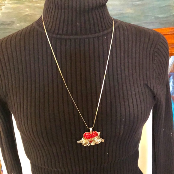 Love love love ❤️ roses 🌹 & hearts rhinestone & silver tone quality necklace - Picture 3 of 10